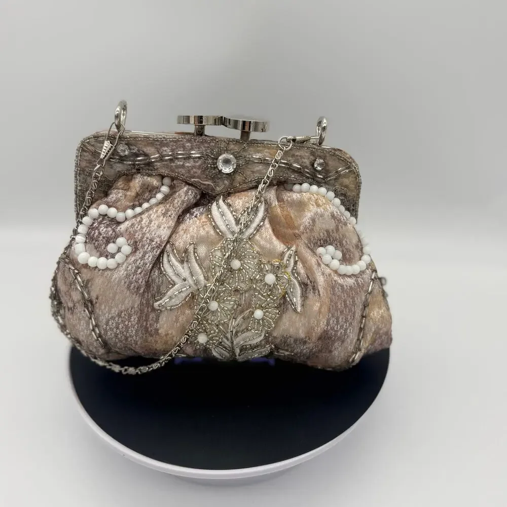 Vintage Unbranded Silver Rhinestone Kisslock Evening Bag